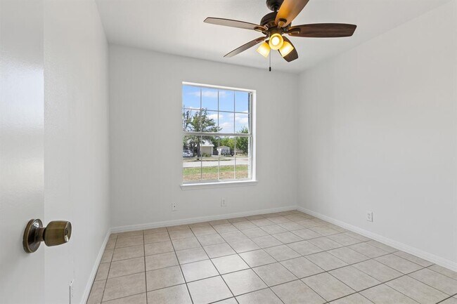 Building Photo - 207 Panther Path