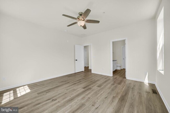 Building Photo - 228 Park Ln