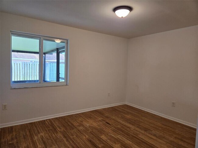 Building Photo - 14720 Highland Springs Ct