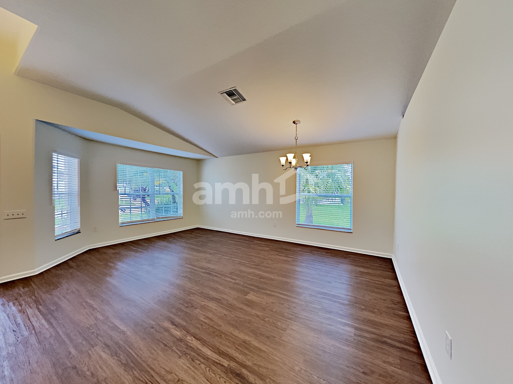 Building Photo - 1044 Summer Breeze Dr