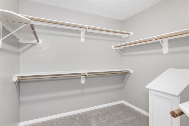 Building Photo - 2117 Enchanted Lake Dr