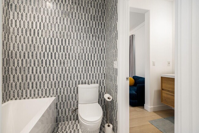Building Photo - 51726 Via Santero
