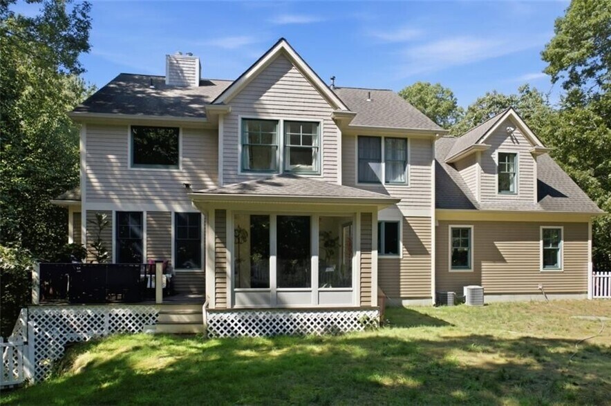 Building Photo - 37 Seabury Dr
