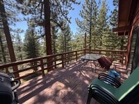 Building Photo - 2 Bedroom Duplex in Tyrolia! Summer pool!