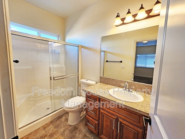 Building Photo - 4920 Honey Locust Dr