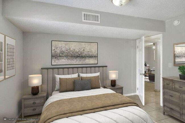 Building Photo - *** Flexible Move-In Specials Available!! Cozy 2 Bedroom Apartment in Eagle Lake