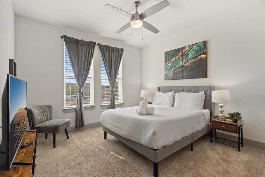 Building Photo - 12100 1/2 Ferrystone Glen Drive-SI ID1343246P