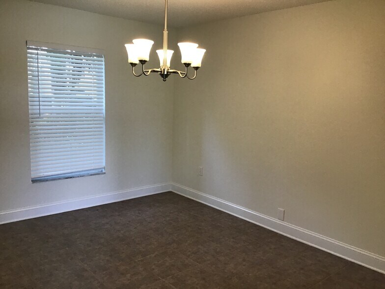 Building Photo - 4315 Stonefield Dr