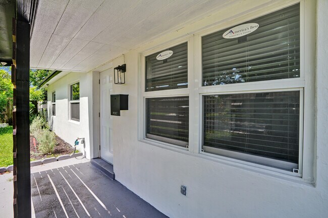Building Photo - 1510 S 23rd Ave