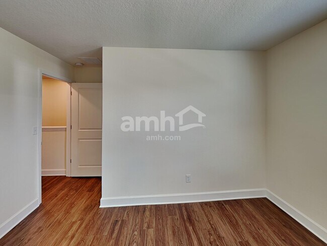 Building Photo - 105 Moultrie Crossing Ln