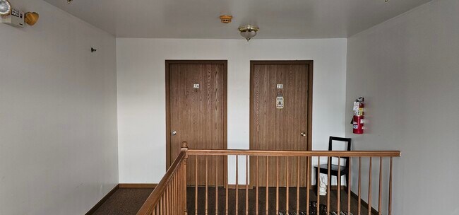 Building Photo - 301 Village Creek Dr