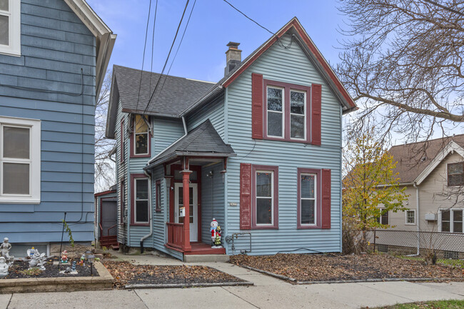 Building Photo - 2435 S Burrell St