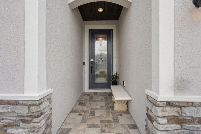Building Photo - Beautiful 4bd 2ba Home plus a 3 Car Garage