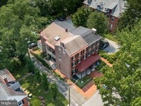 Building Photo - 318 N Matlack St