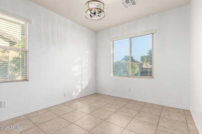 Building Photo - 10484 E Verbina Ln