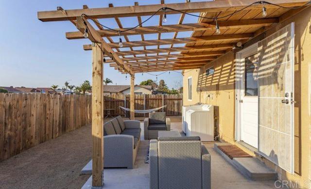 Building Photo - 1272 4th Ave