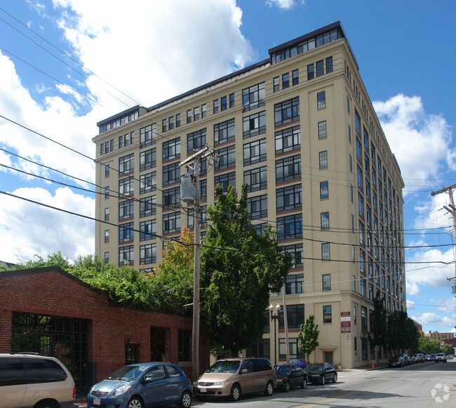 Building Photo - Museum Square