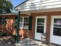 Building Photo - 403 Beta St