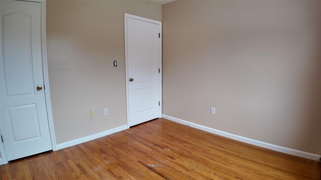 Building Photo - 1284 Arnow Ave