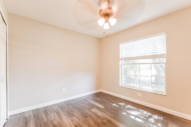 Building Photo - 4166 Shadow Creek Cir