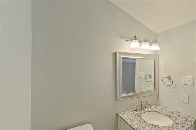 Building Photo - 202 Colony Dr