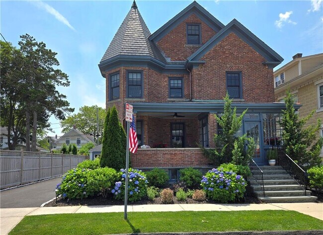 Primary Photo - 21 Bedlow Ave
