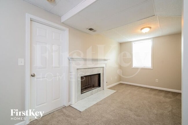 Building Photo - 1204 Grand Cir