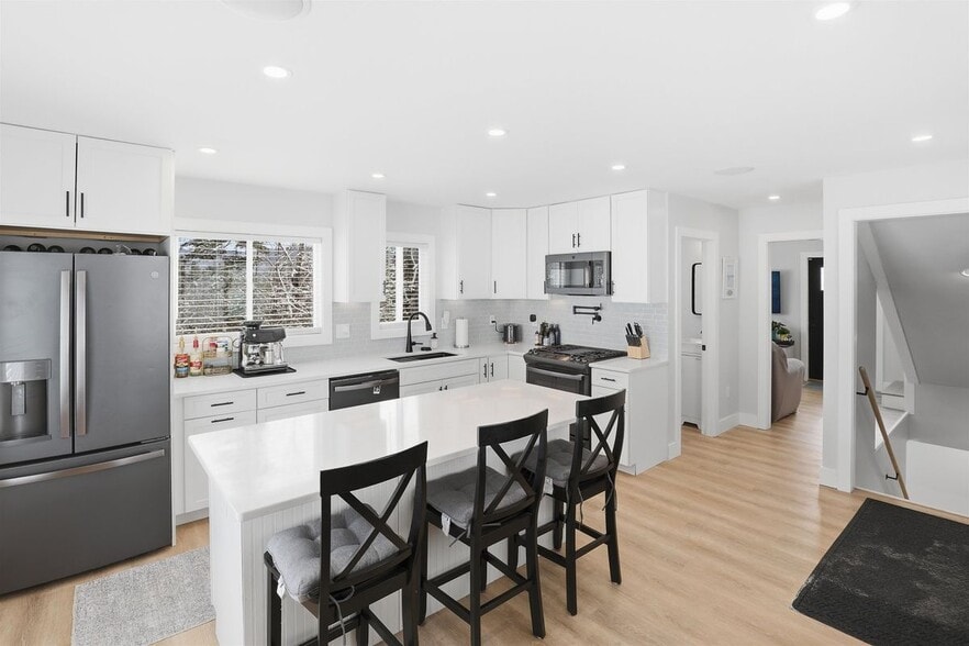 Building Photo - 253 Upper Mad River Rd