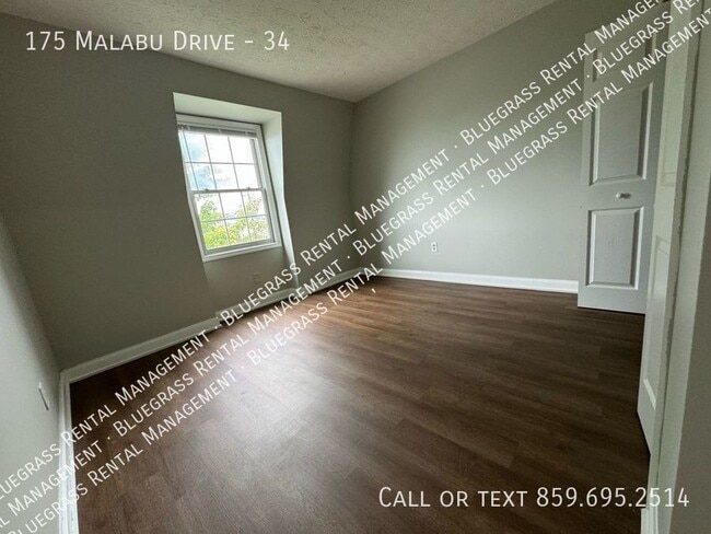 Building Photo - Newly Renovated 2 bed 1 bath home!