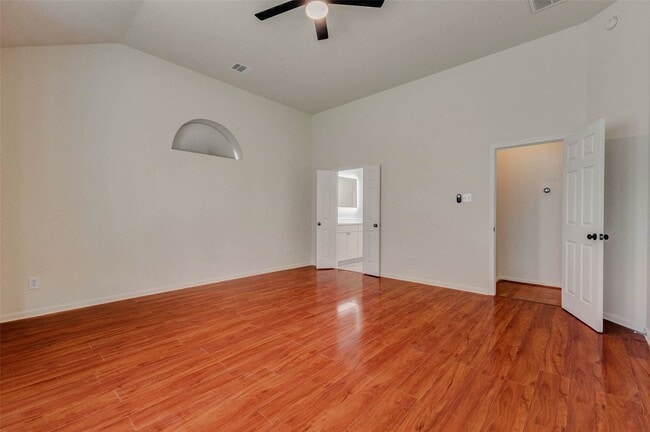 Building Photo - 26603 Summerbend Hollow Ln