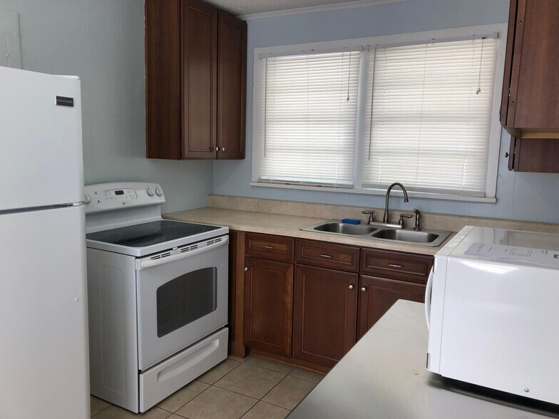 Building Photo - 714 Spring St