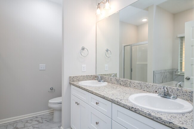 Building Photo - 246 Brownstone Loop