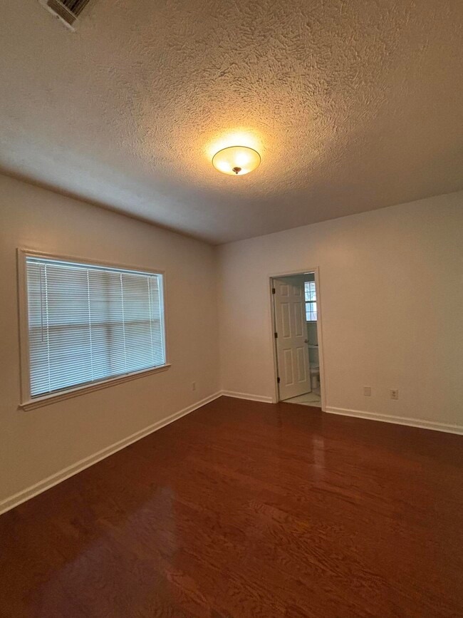 Building Photo - 181 Shelby Dr