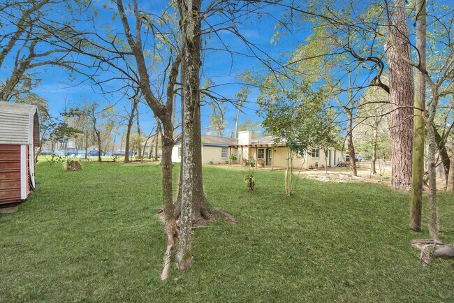 Building Photo - 26206 Maplewood Dr