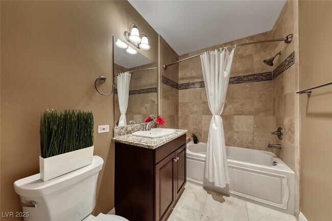 Building Photo - 64 Strada Principale