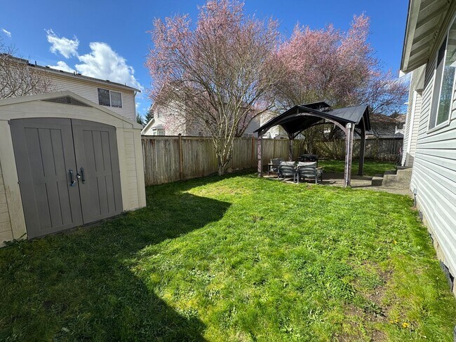 Building Photo - Gated Community!