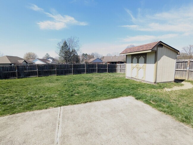 Building Photo - AVAILABLE 1/1/2026- 3 Bedroom / 2 Full Bath Home in Englewood!