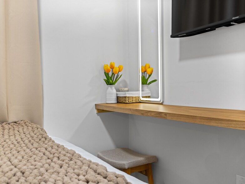 Building Photo - 566 Dorchester Ave