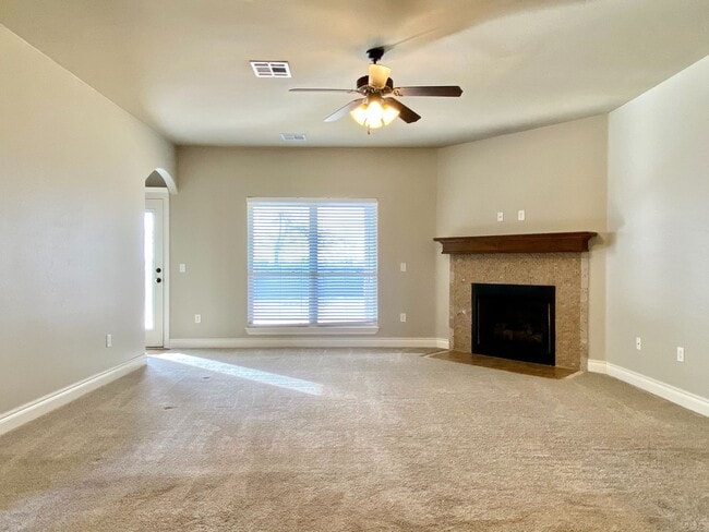 Building Photo - 3 Bed, 3 Bath With Bonus Room in Deer Creek Schools