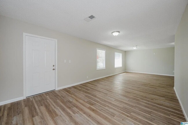 Building Photo - "Experience Spacious Living in Talladega: ...