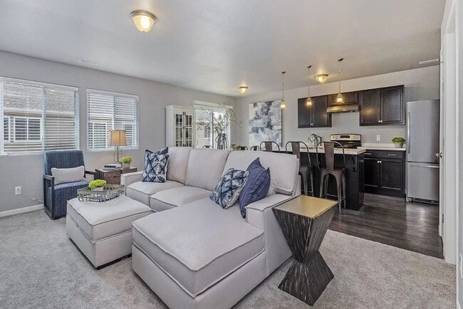 Building Photo - Wonderful Newer Condo for Lease