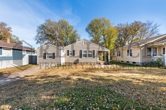 Building Photo - 2136 S Waco Ave