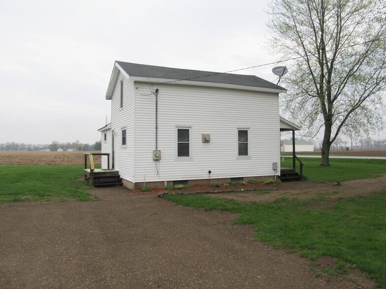Building Photo - 50980 Silver St