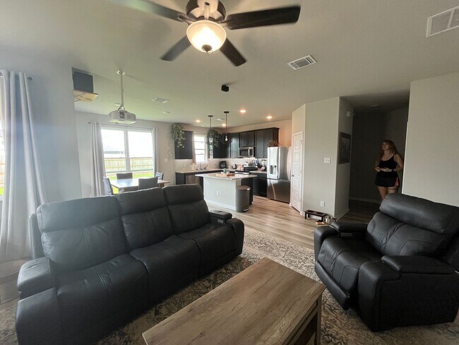 Building Photo - Brand New 2024 Stylecraft Home | 3 Bed | 2...