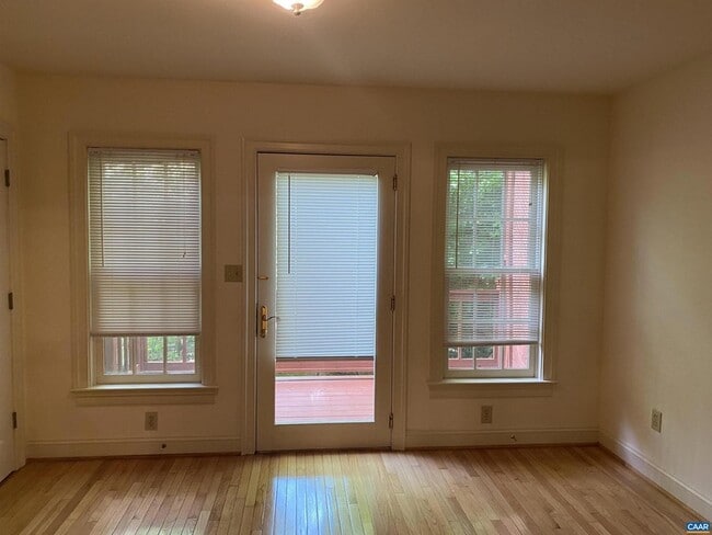 Building Photo - 415 2nd St NE