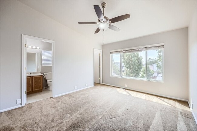 Building Photo - 6002 Vallecito Dr