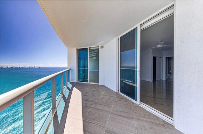 Building Photo - 2711 S Ocean Dr
