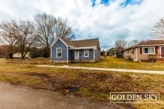 Building Photo - 240 S Main St