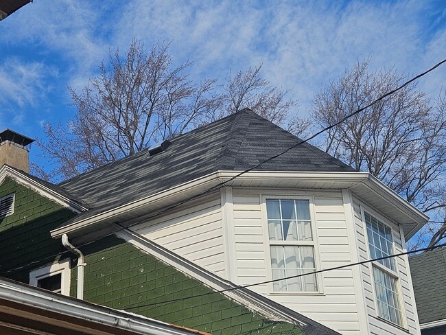 Building Photo - 2424 Broadway St