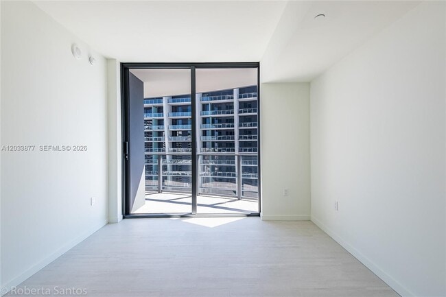 Building Photo - 1000 Brickell Plaza